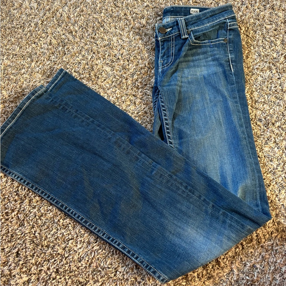 Buckle jeans